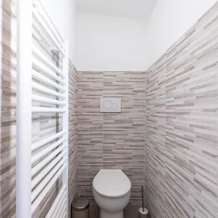 Elegant Ostiense Suite-3